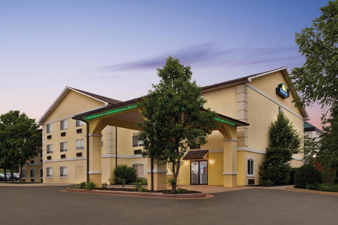 Days Inn By Wyndham Kansas City International Airport Esterno foto