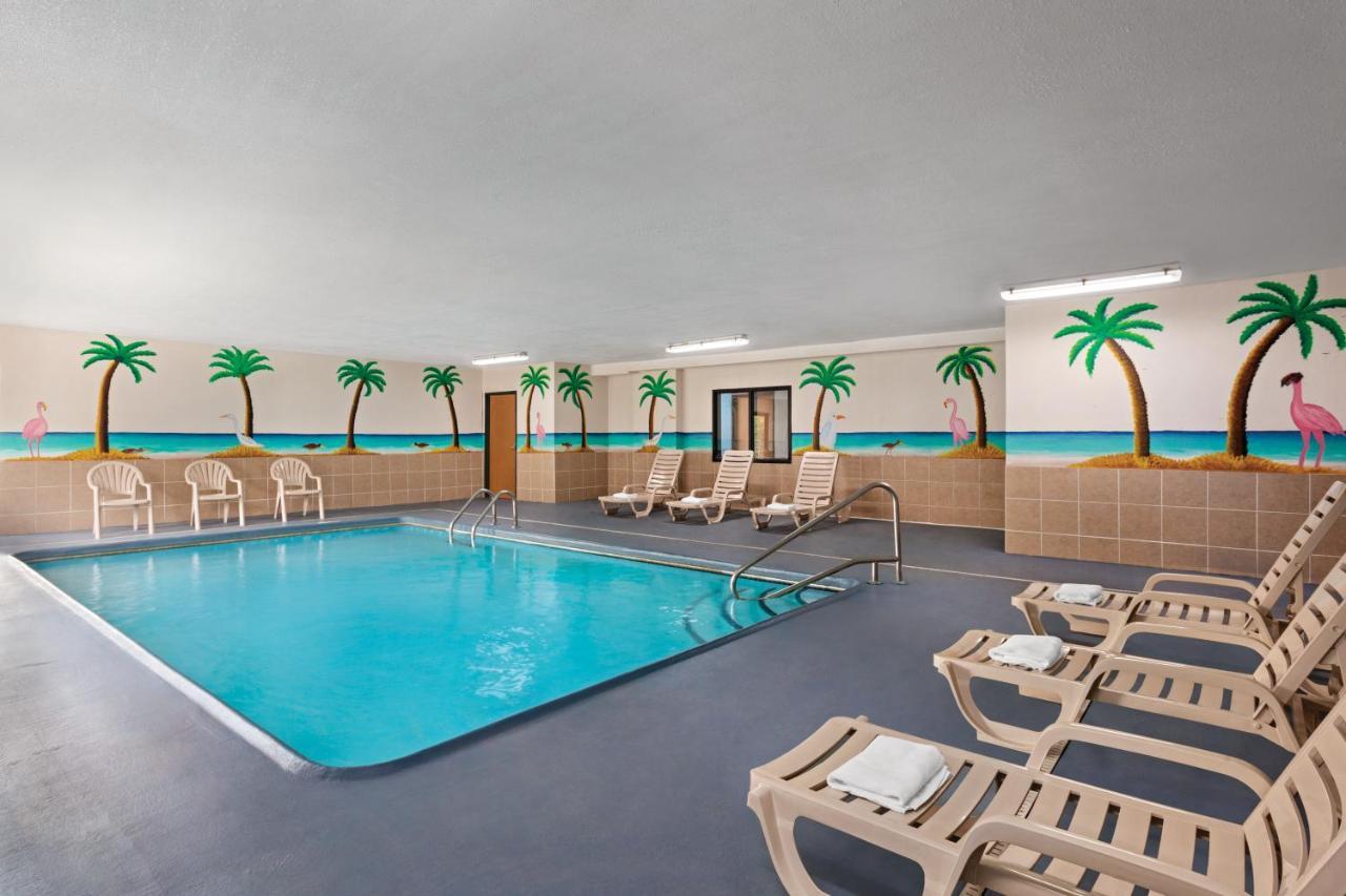 Days Inn By Wyndham Kansas City International Airport Esterno foto