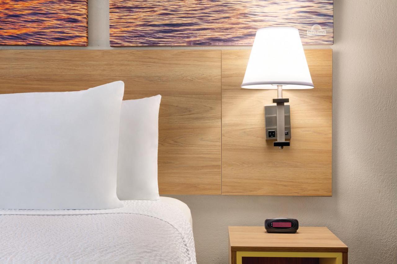 Days Inn By Wyndham Kansas City International Airport Esterno foto