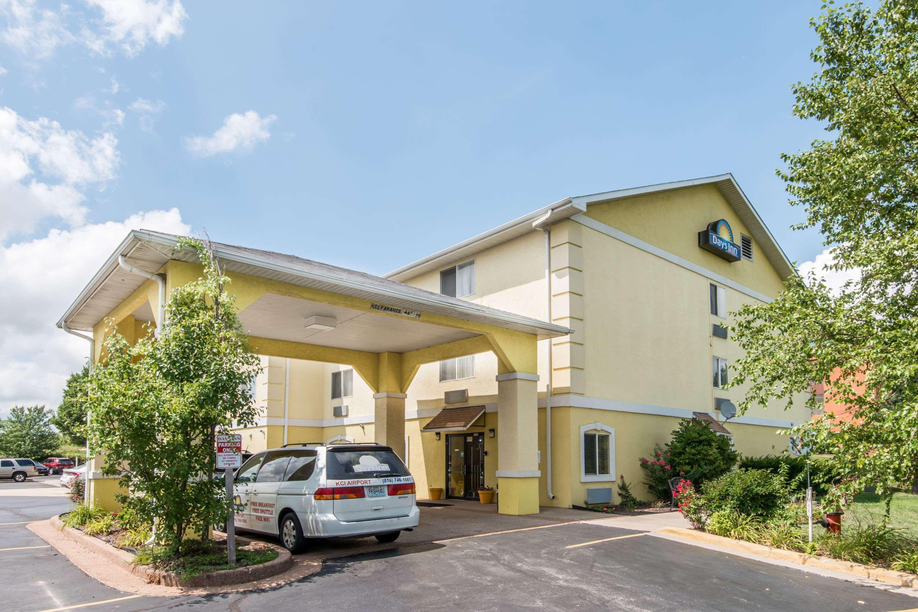 Days Inn By Wyndham Kansas City International Airport Esterno foto